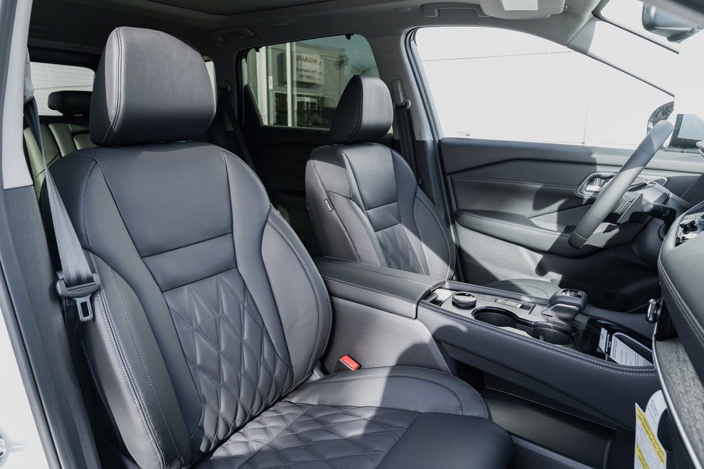 New 2026 Nissan Rogue Platinum image 26