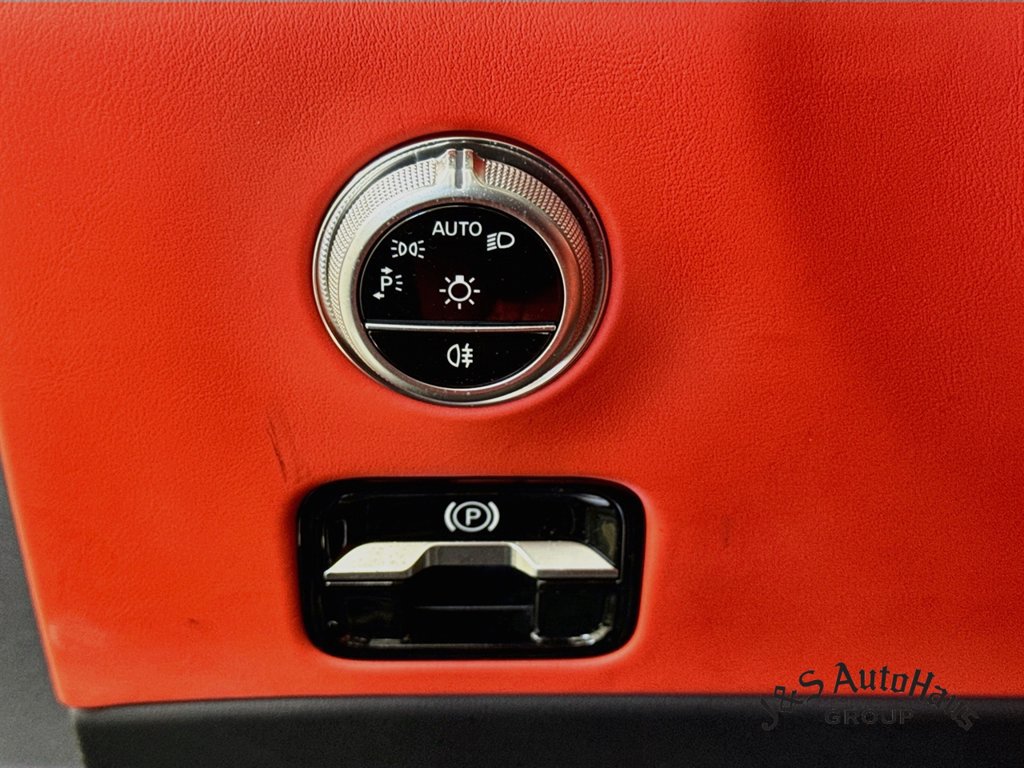 Used 2022 Mercedes-Benz SL 55 AMG 4MATIC w/ Driver Assistance Package image 10
