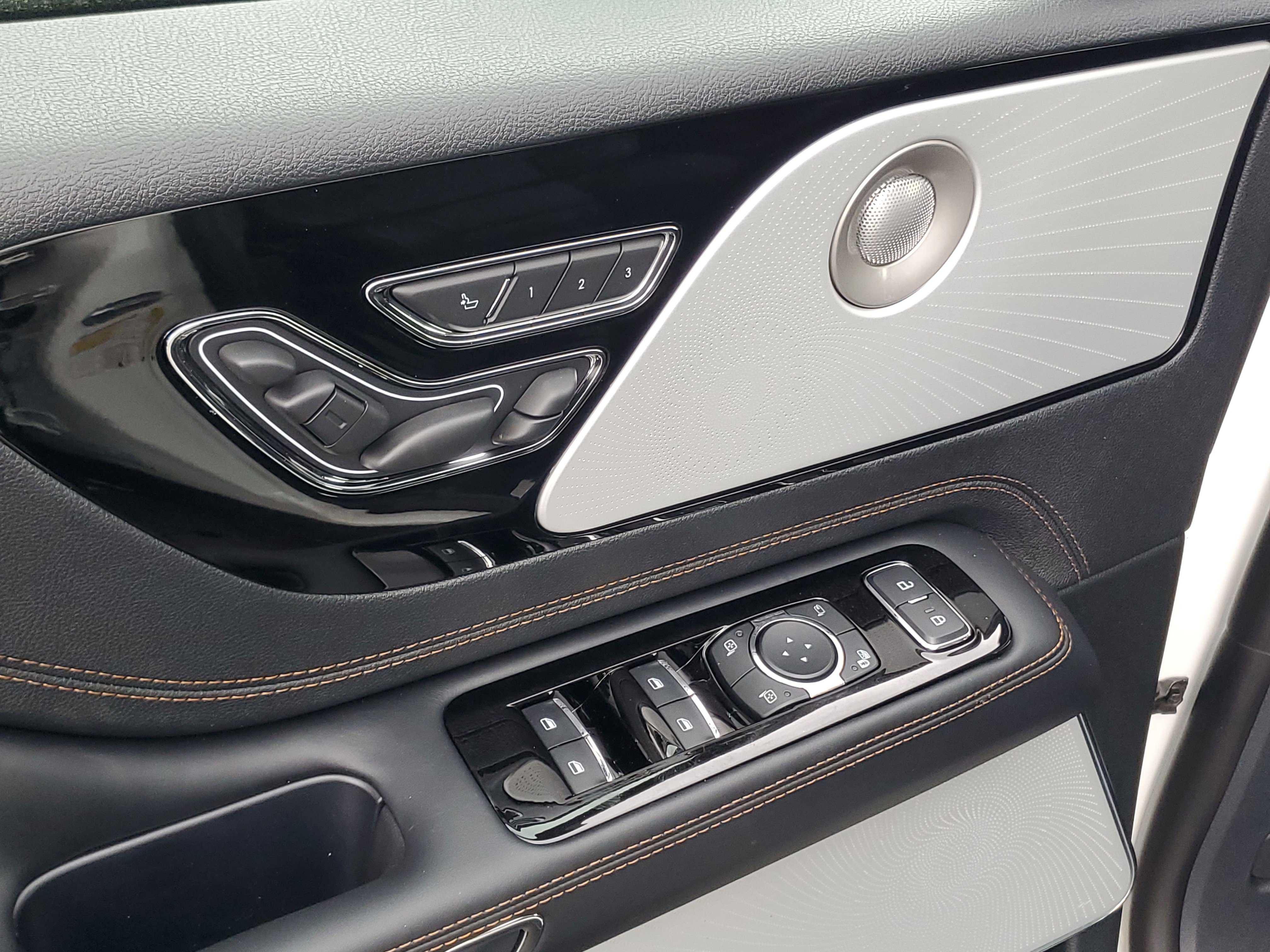 New 2026 Lincoln Aviator Black Label AWD/4WD image 9