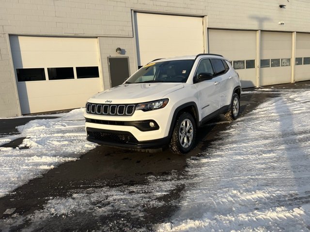 Used 2025 Jeep Compass Latitude image 19