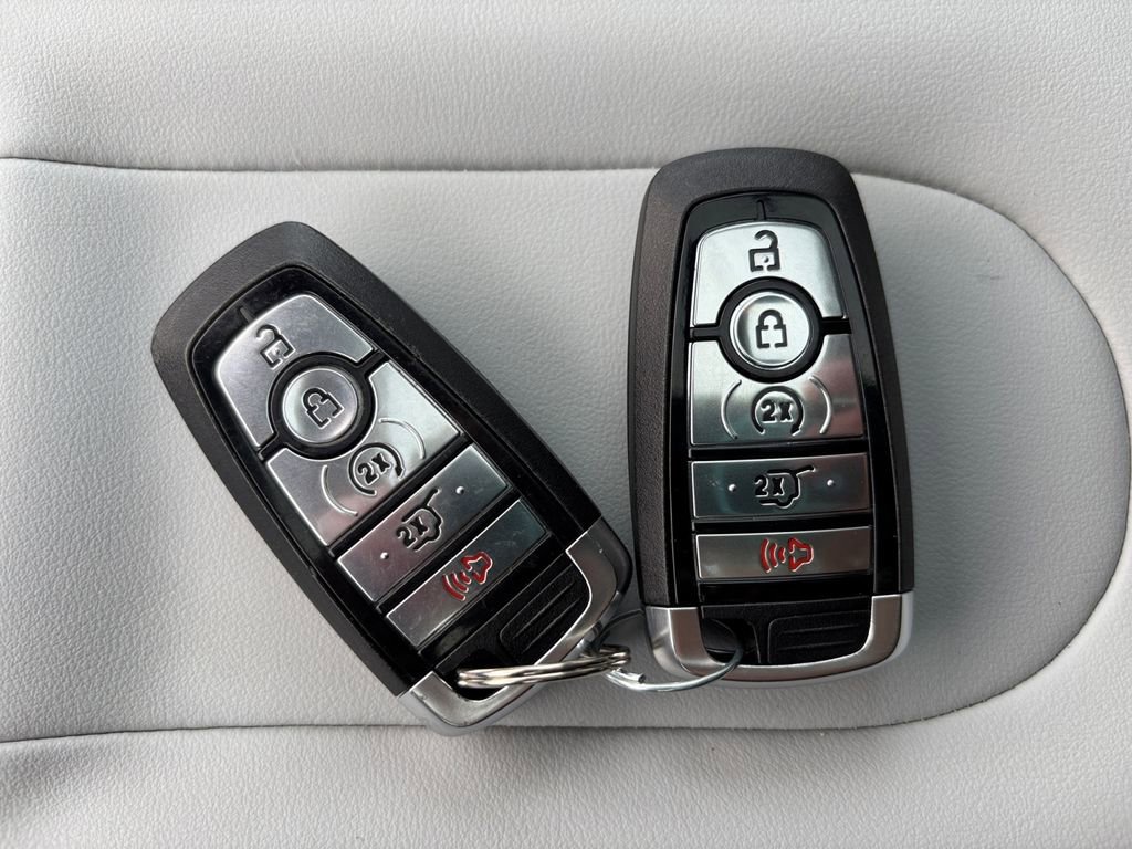 Used 2025 Ford Expedition Platinum image 33