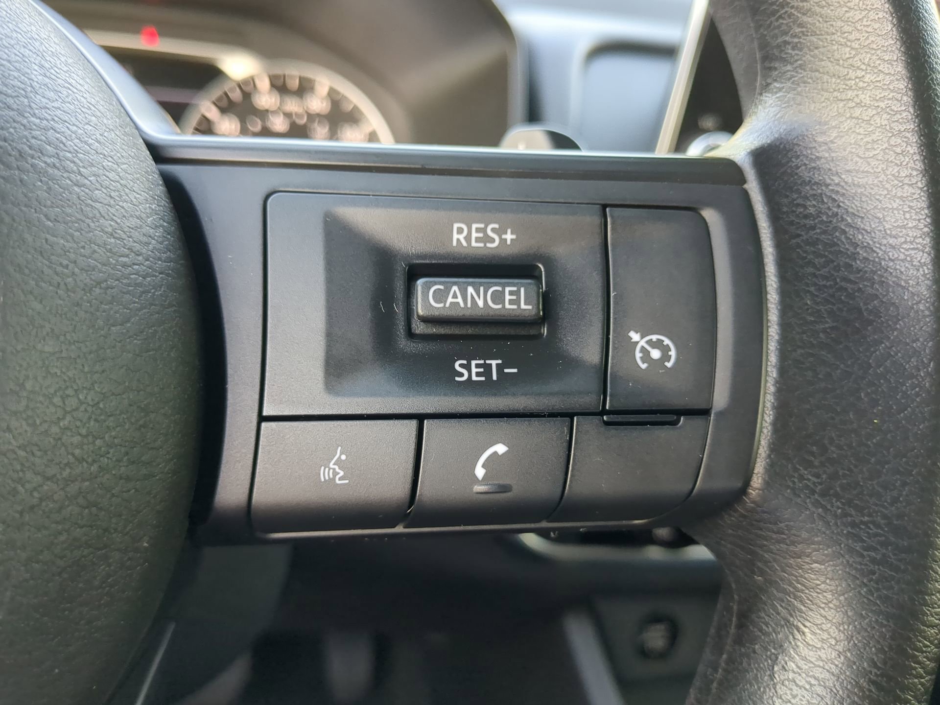 Used 2024 Nissan Rogue S FWD image 62