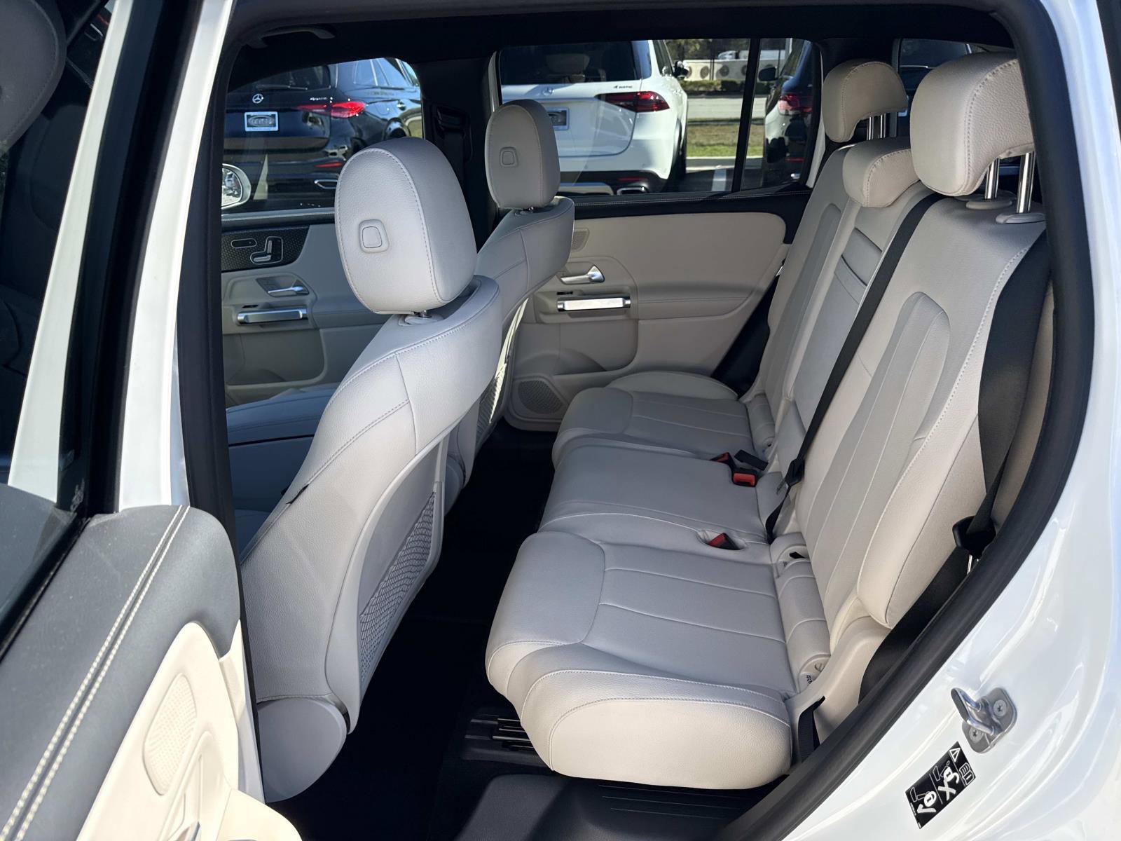 Used 2025 Mercedes-Benz GLB 250 image 15