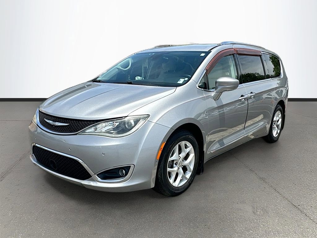 Used 2017 Chrysler Pacifica Touring-L Plus w/ Advanced Safetytec Group FWD image 3