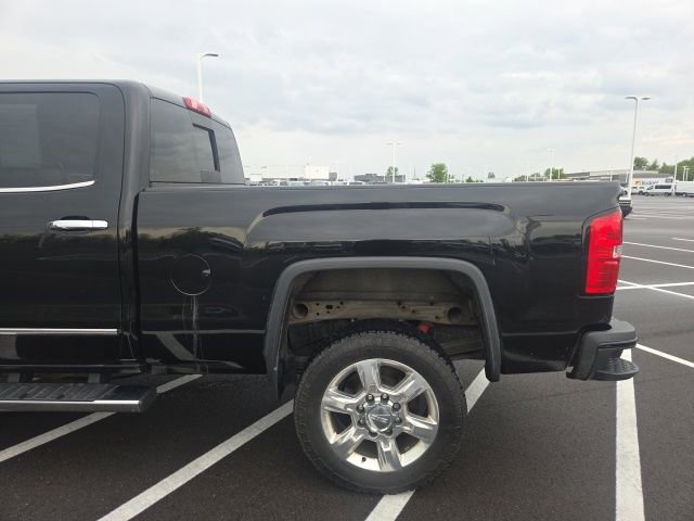 Used 2017 GMC Sierra 2500 Denali w/ Duramax Plus Package AWD/4WD image 13