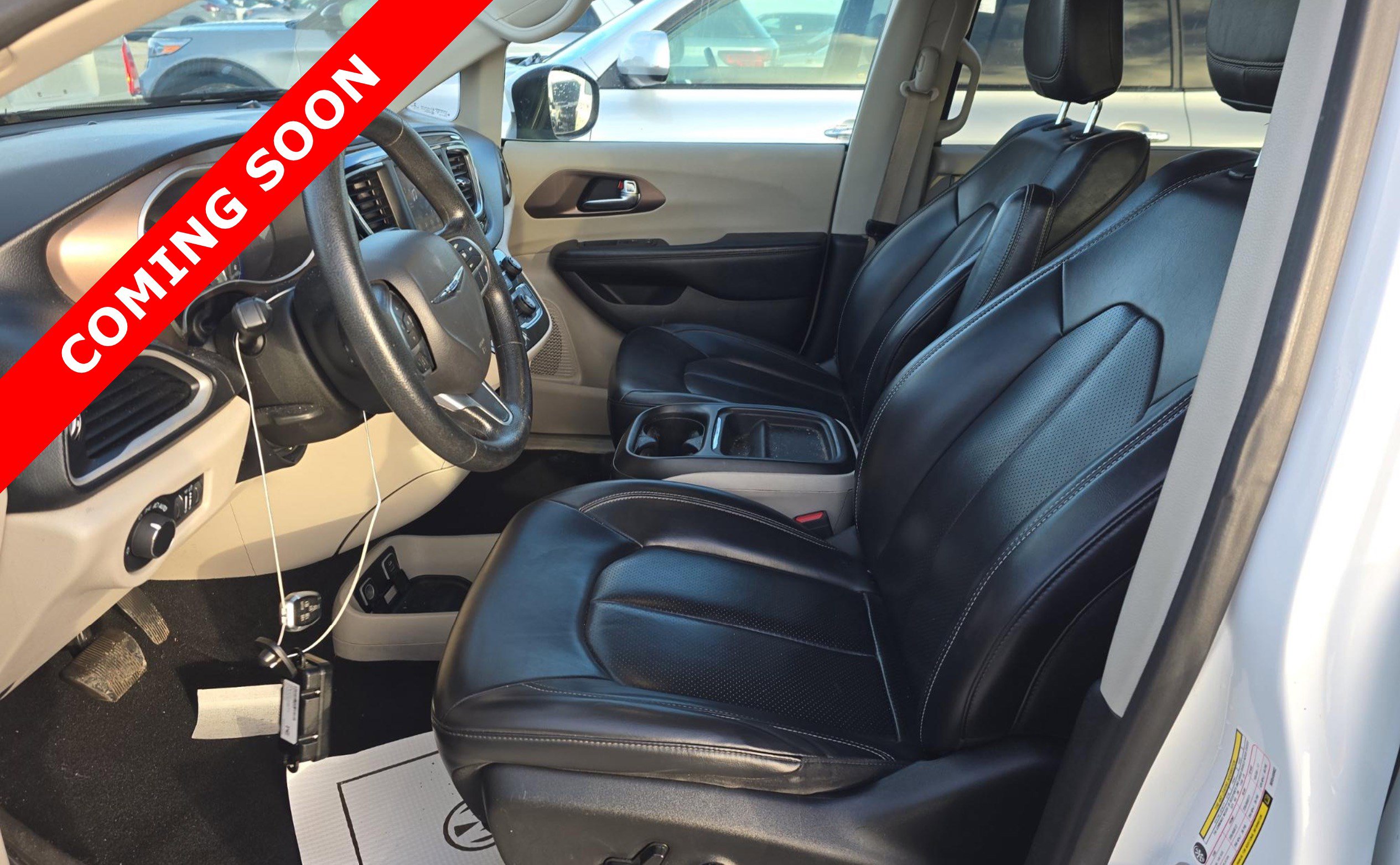 Used 2021 Chrysler Voyager Lxi image 5