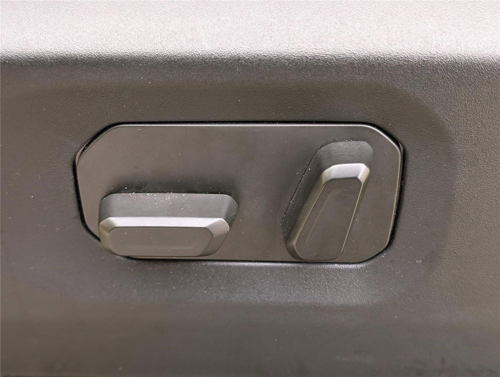 Used 2024 Jeep Wrangler Sahara image 20