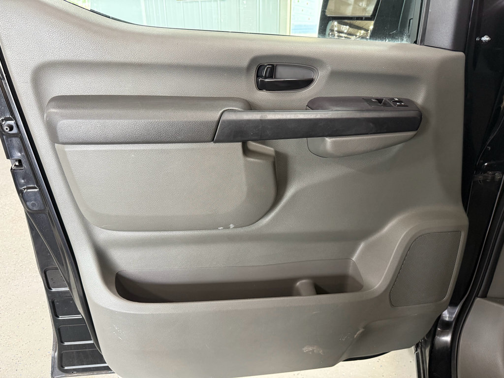 Used 2019 Nissan NV 2500 SV RWD image 11