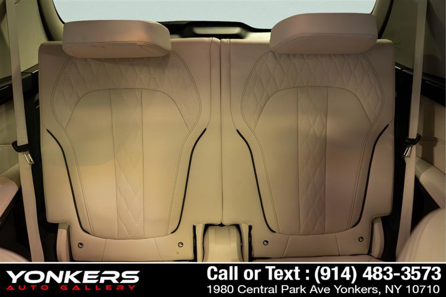 Used 2022 BMW X7 xDrive40i w/ Executive Package image 23