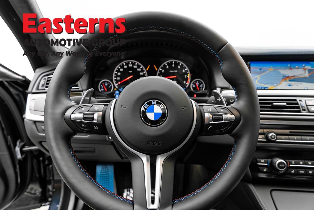 Used 2015 BMW M5 RWD image 9