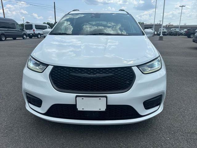 Used 2021 Chrysler Pacifica Touring-L w/ S Appearance Package AWD/4WD image 2