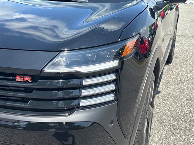 New 2025 Nissan Kicks SR w/ SR Premium Package image 10