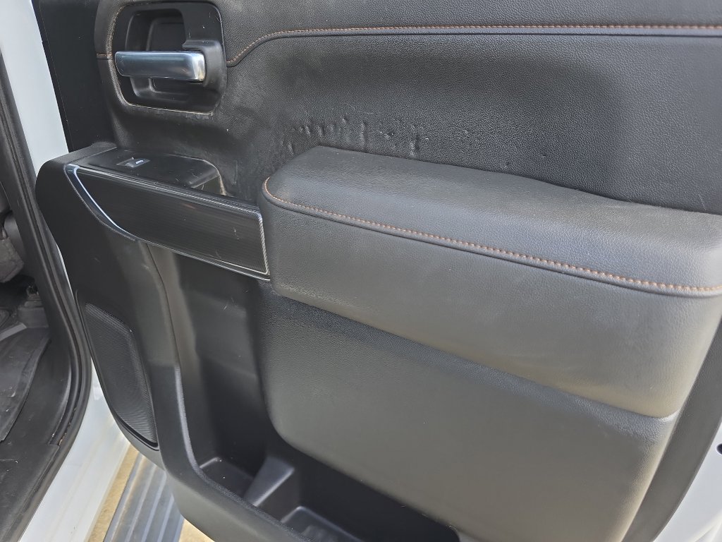 Used 2022 GMC Sierra 2500 AT4 w/ AT4 Premium Plus Package image 17