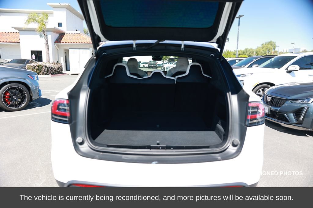 Used 2022 Tesla Model X image 37