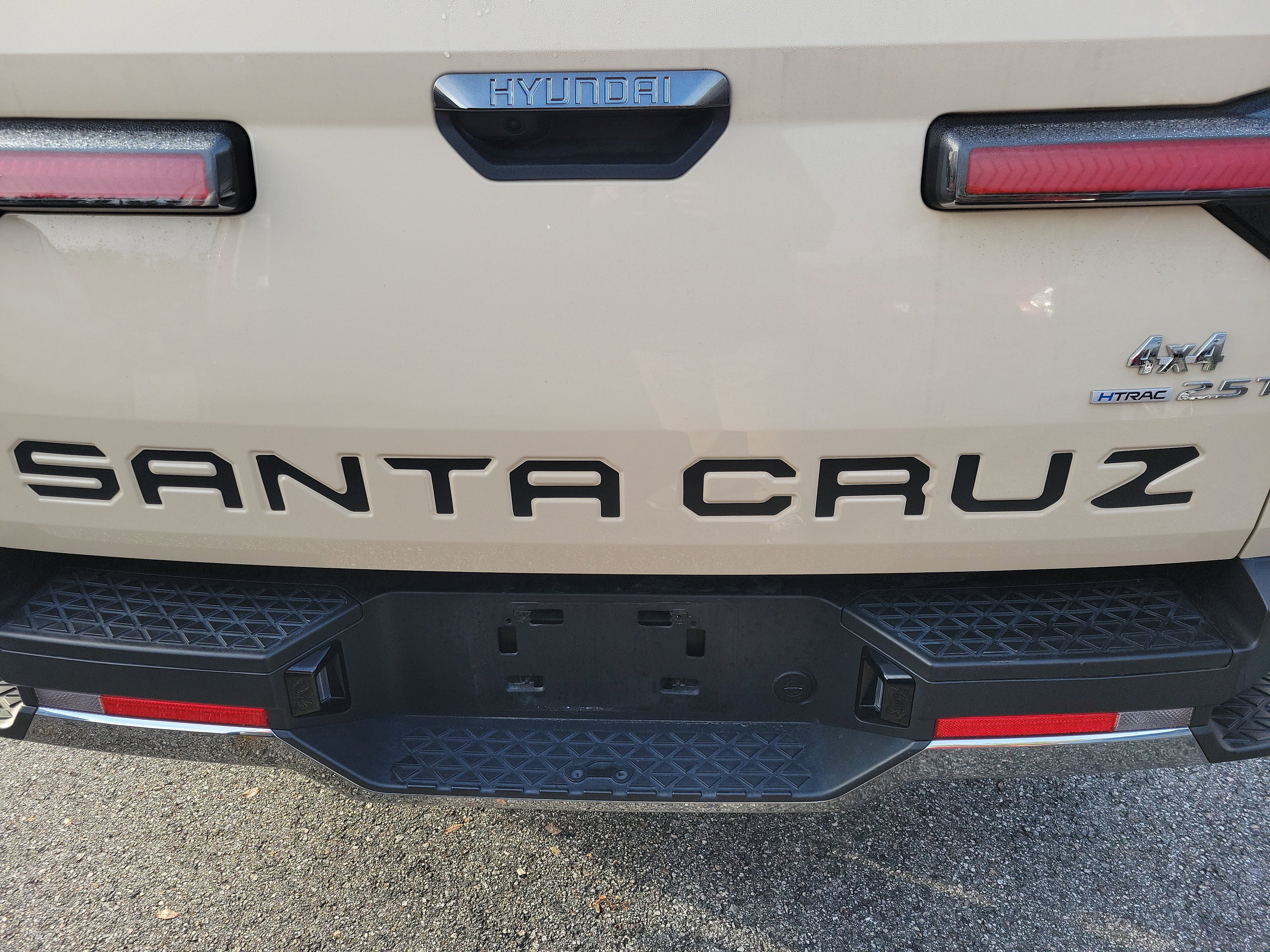 Used 2022 Hyundai Santa Cruz Limited w/ Cargo Package image 18