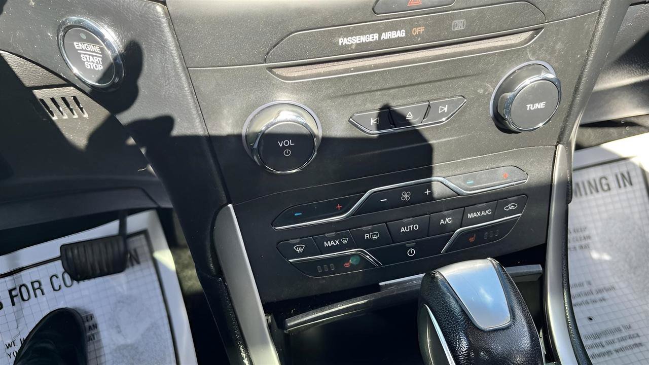 Used 2017 Ford Edge SEL w/ Equipment Group 201A AWD/4WD image 36