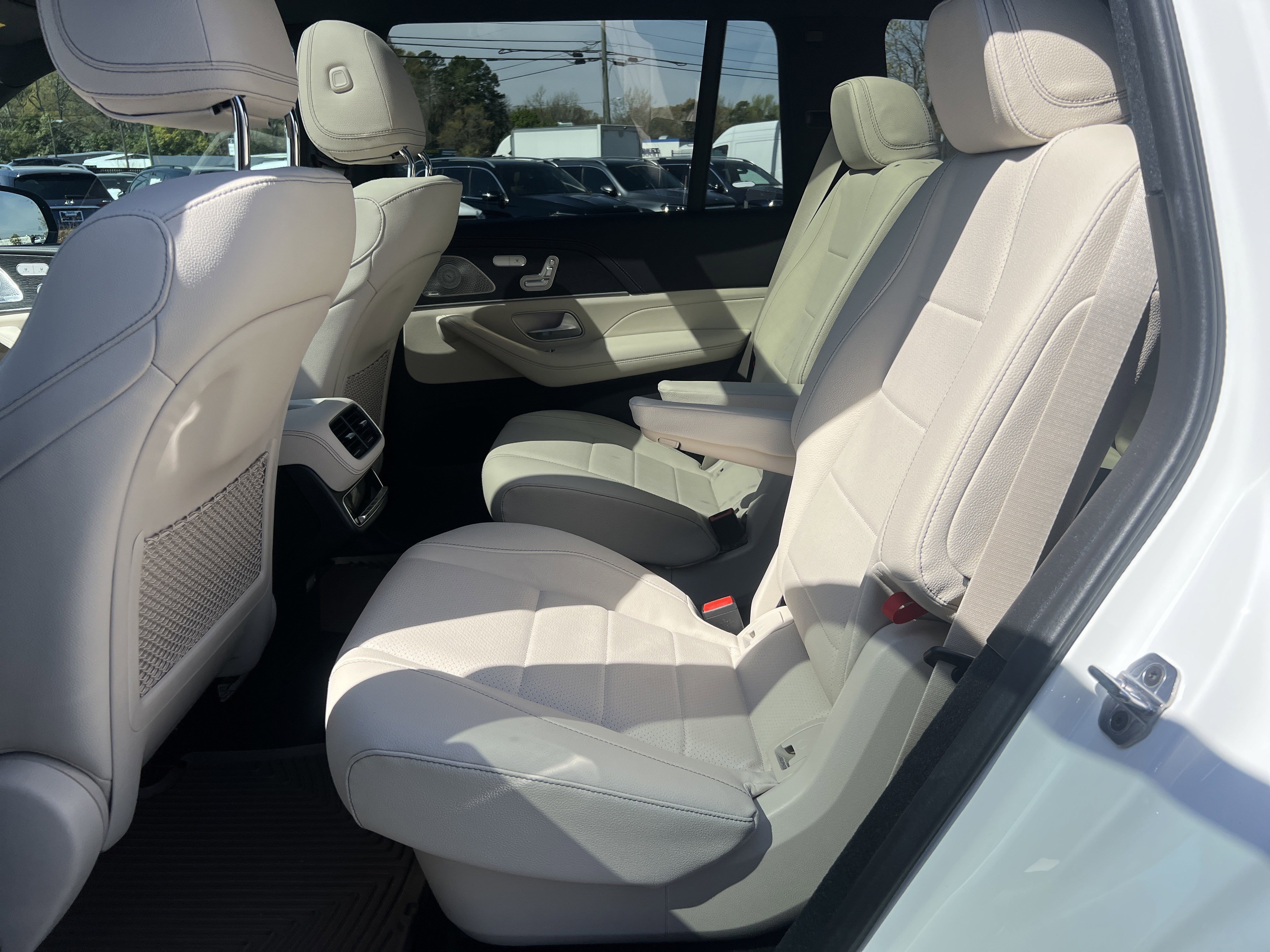 Certified 2025 Mercedes-Benz GLS 450 4MATIC image 32