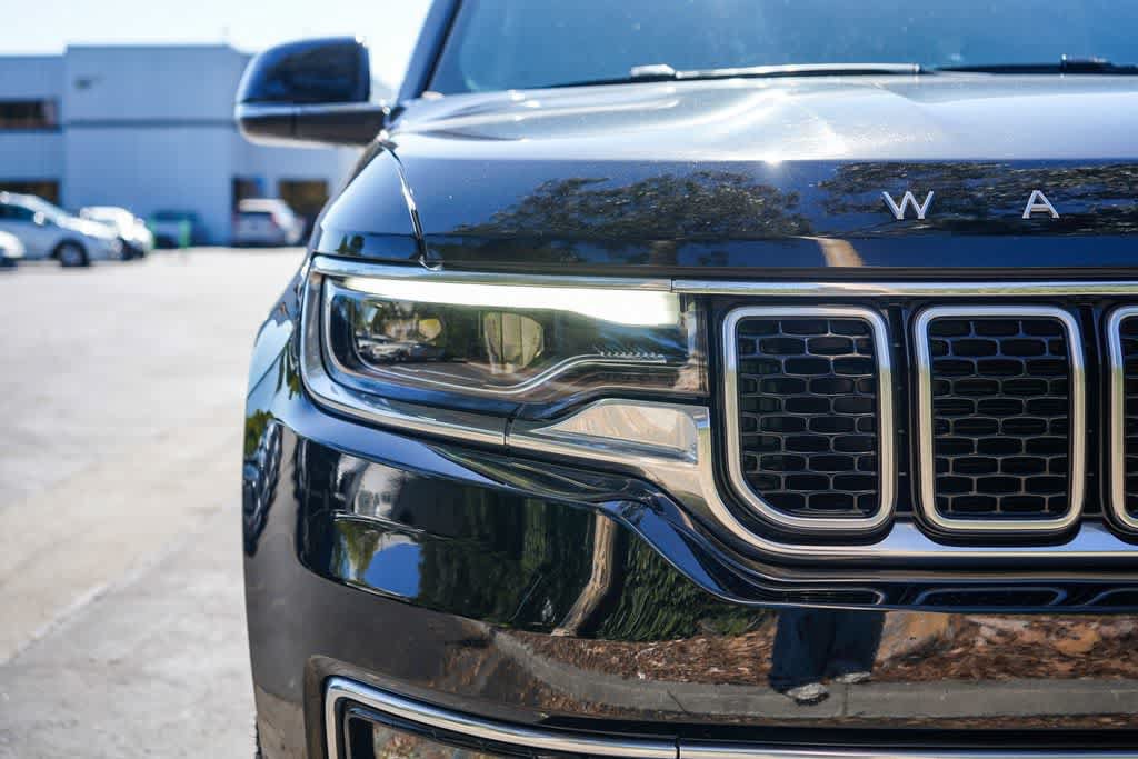 Used 2023 Jeep Wagoneer L Series II AWD/4WD image 9