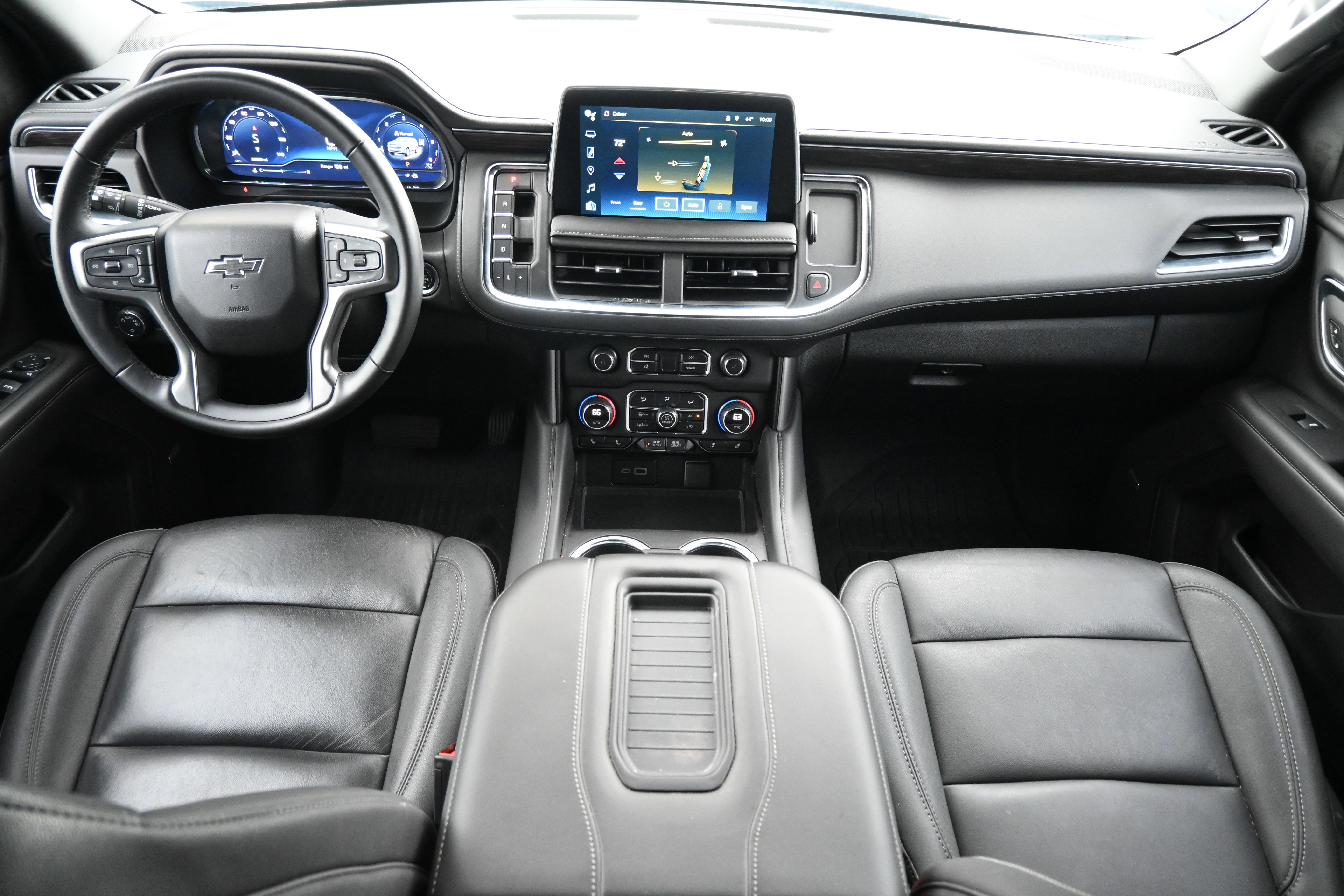 Used 2024 Chevrolet Tahoe Z71 w/ Luxury Package AWD/4WD image 31