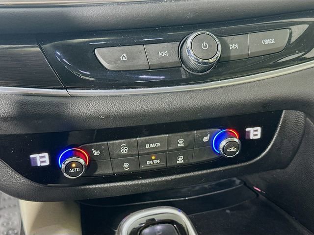 Used 2019 Buick Enclave Essence image 16