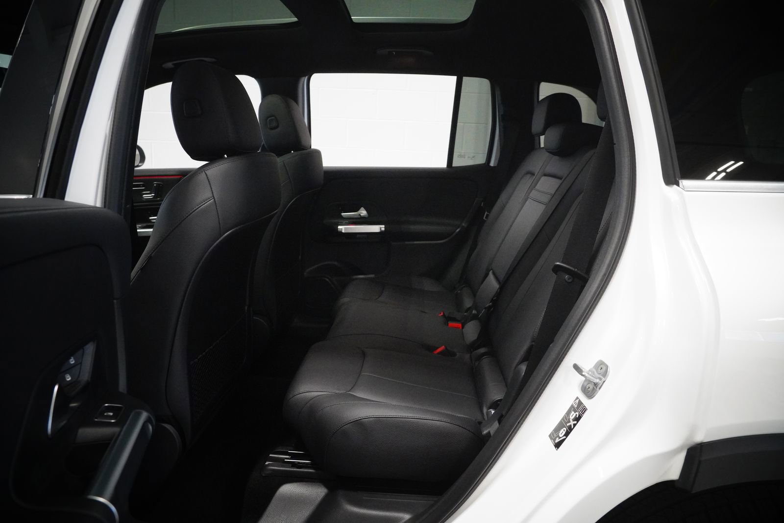 Used 2023 Mercedes-Benz GLB 250 4MATIC image 14