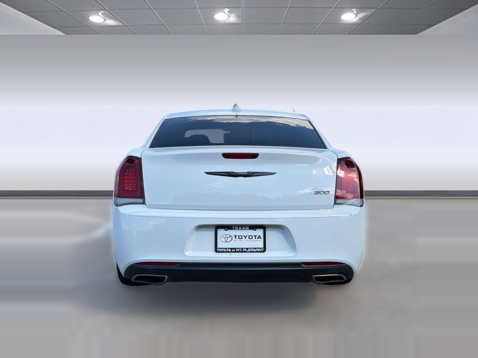 Used 2023 Chrysler 300 Touring w/ Sport Appearance Package RWD image 10