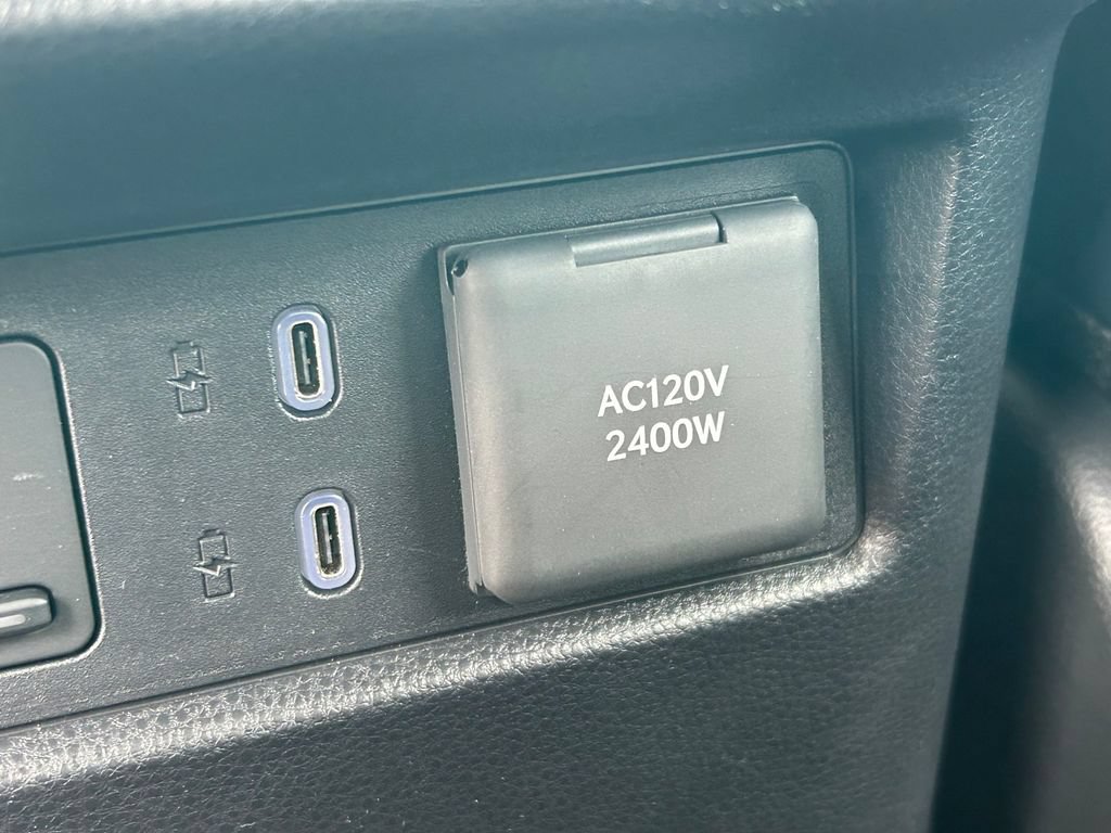 Certified 2025 Toyota 4Runner Platinum AWD/4WD image 25