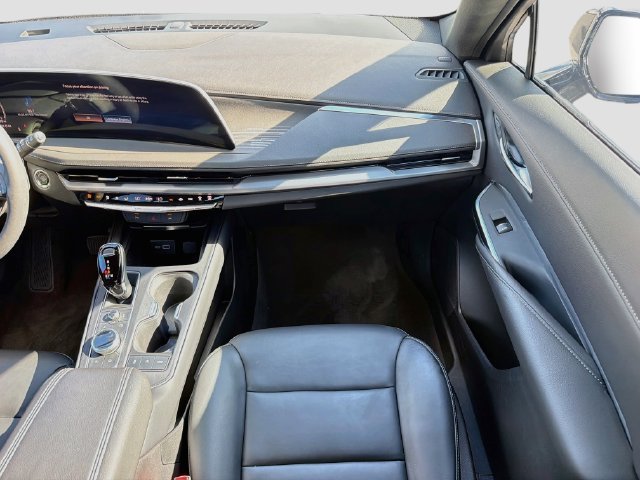 Used 2024 Cadillac XT4 Premium Luxury FWD image 18