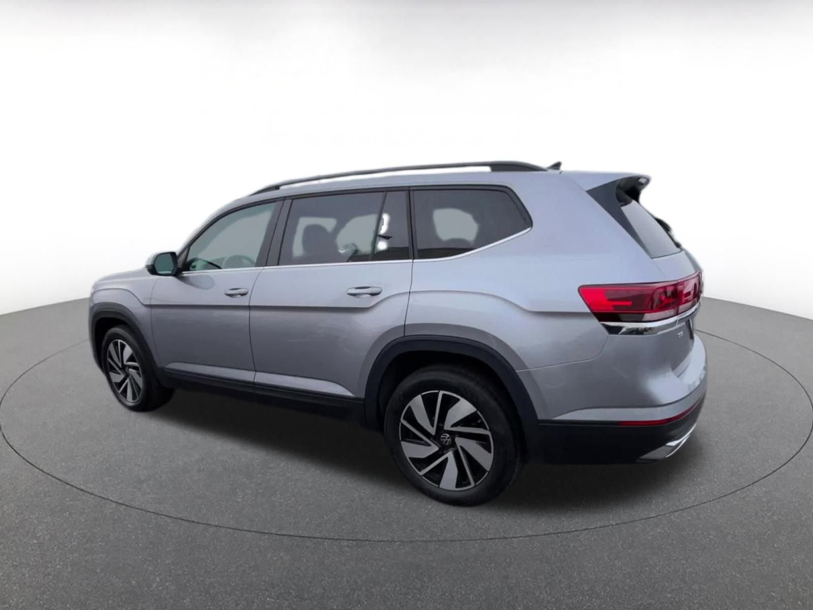 Used 2025 Volkswagen Atlas SE image 10