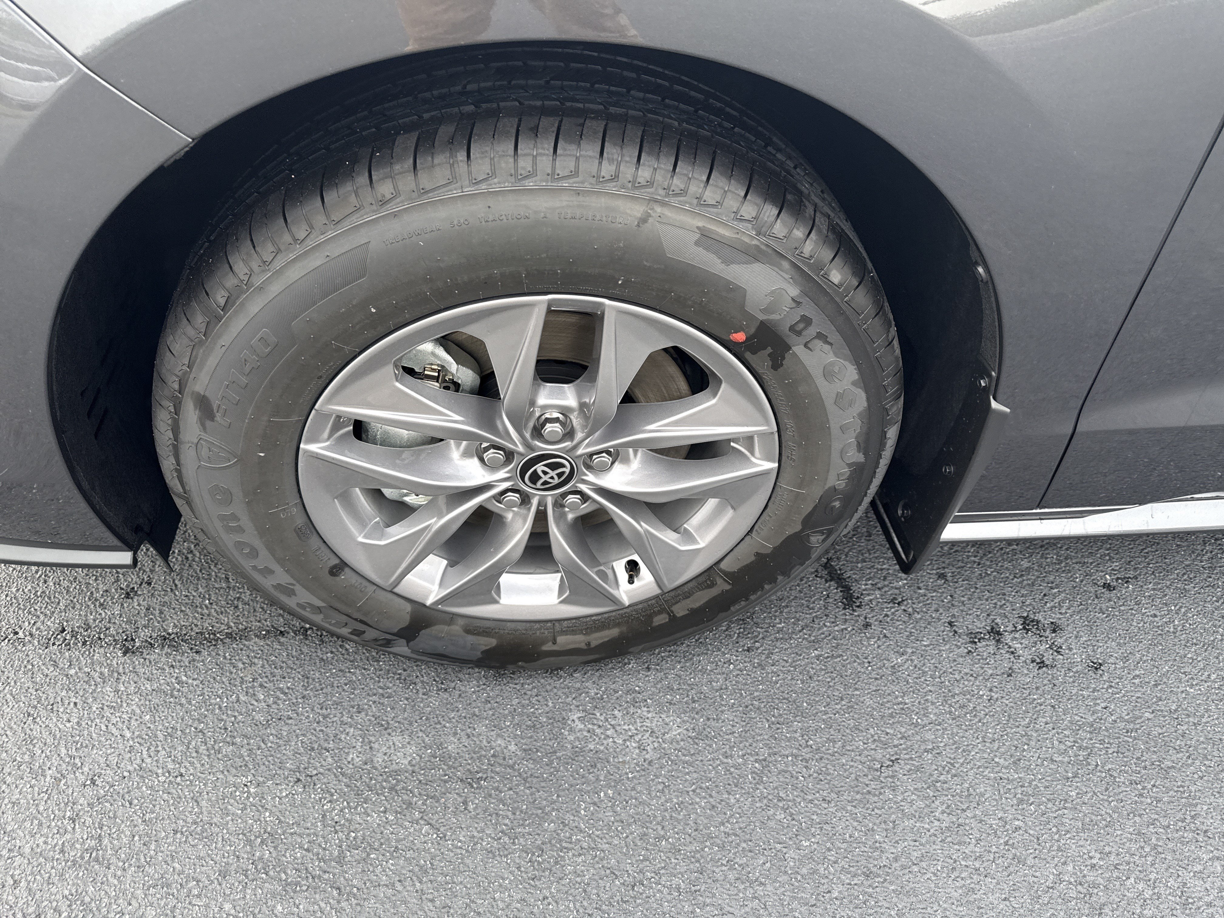 New 2025 Toyota Sienna XLE w/ XLE Plus Package FWD image 9