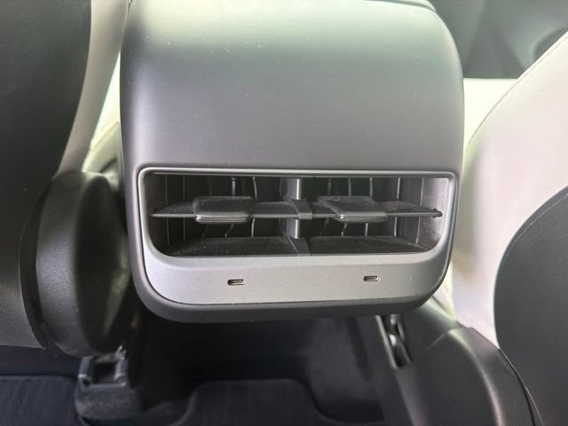 Used 2023 Tesla Model Y Performance AWD/4WD image 17