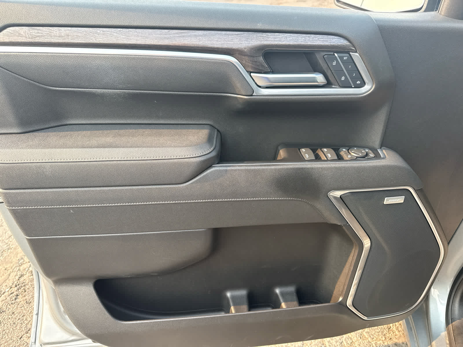 Certified 2025 Chevrolet Silverado 1500 LTZ AWD/4WD image 12