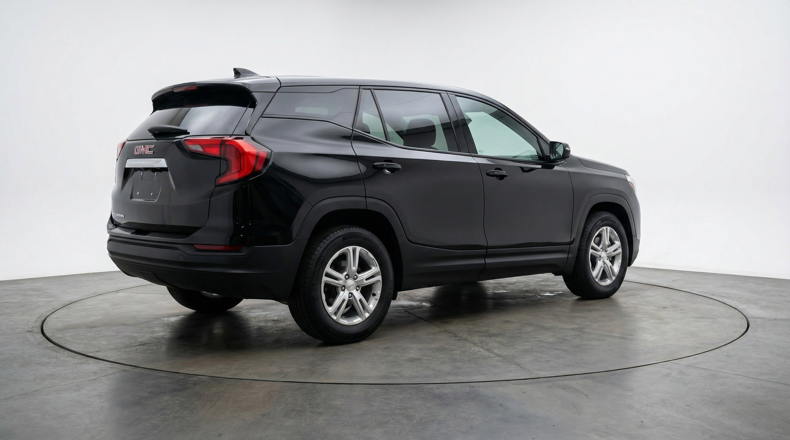 Used 2024 GMC Terrain SLE image 9