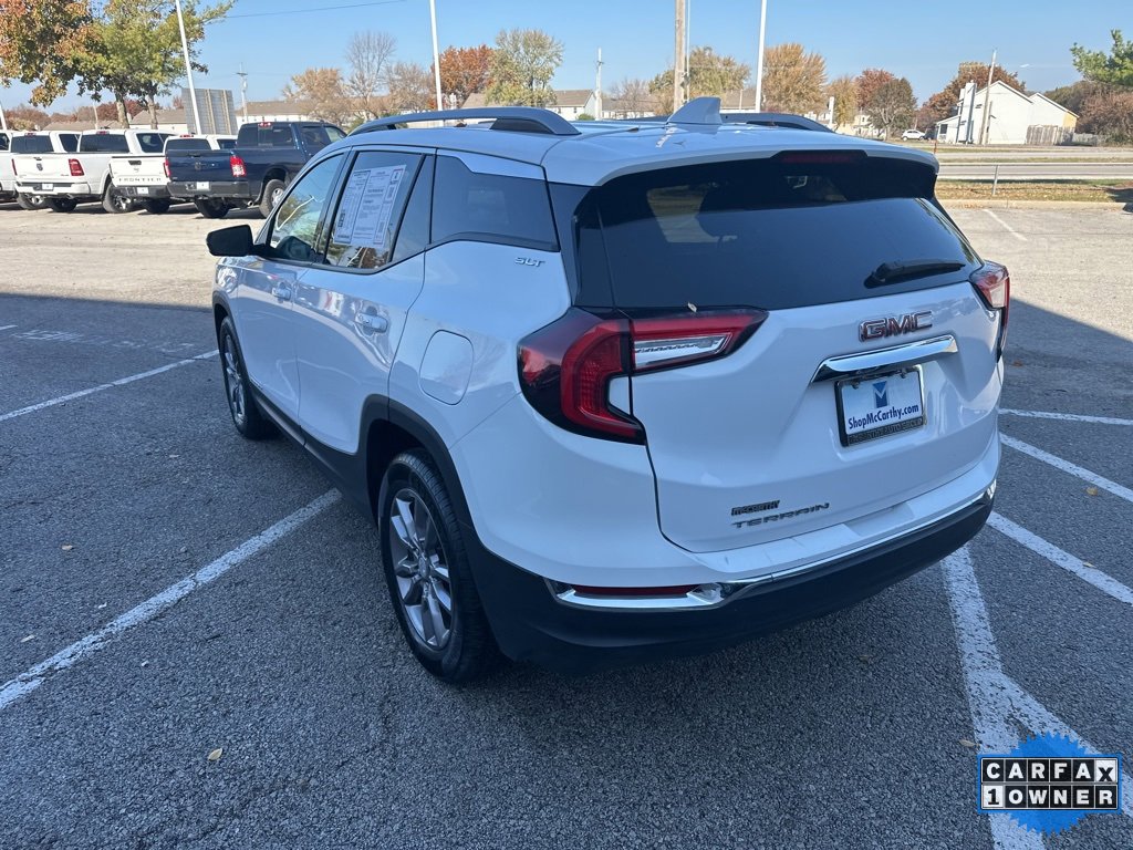 Used 2024 GMC Terrain SLT image 24