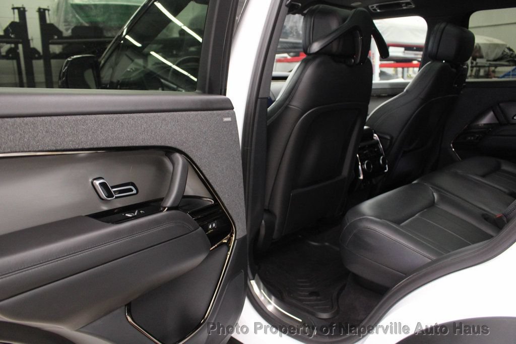 Used 2025 Land Rover Range Rover Sport SE AWD/4WD image 33