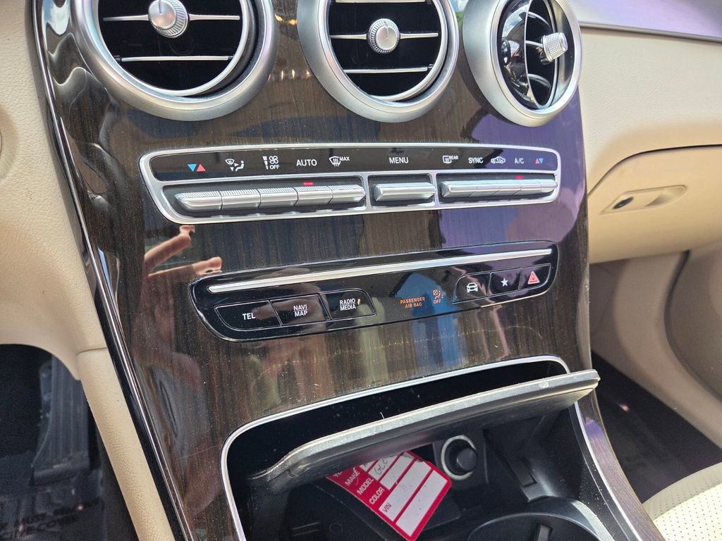 Used 2021 Mercedes-Benz GLC 300 image 25