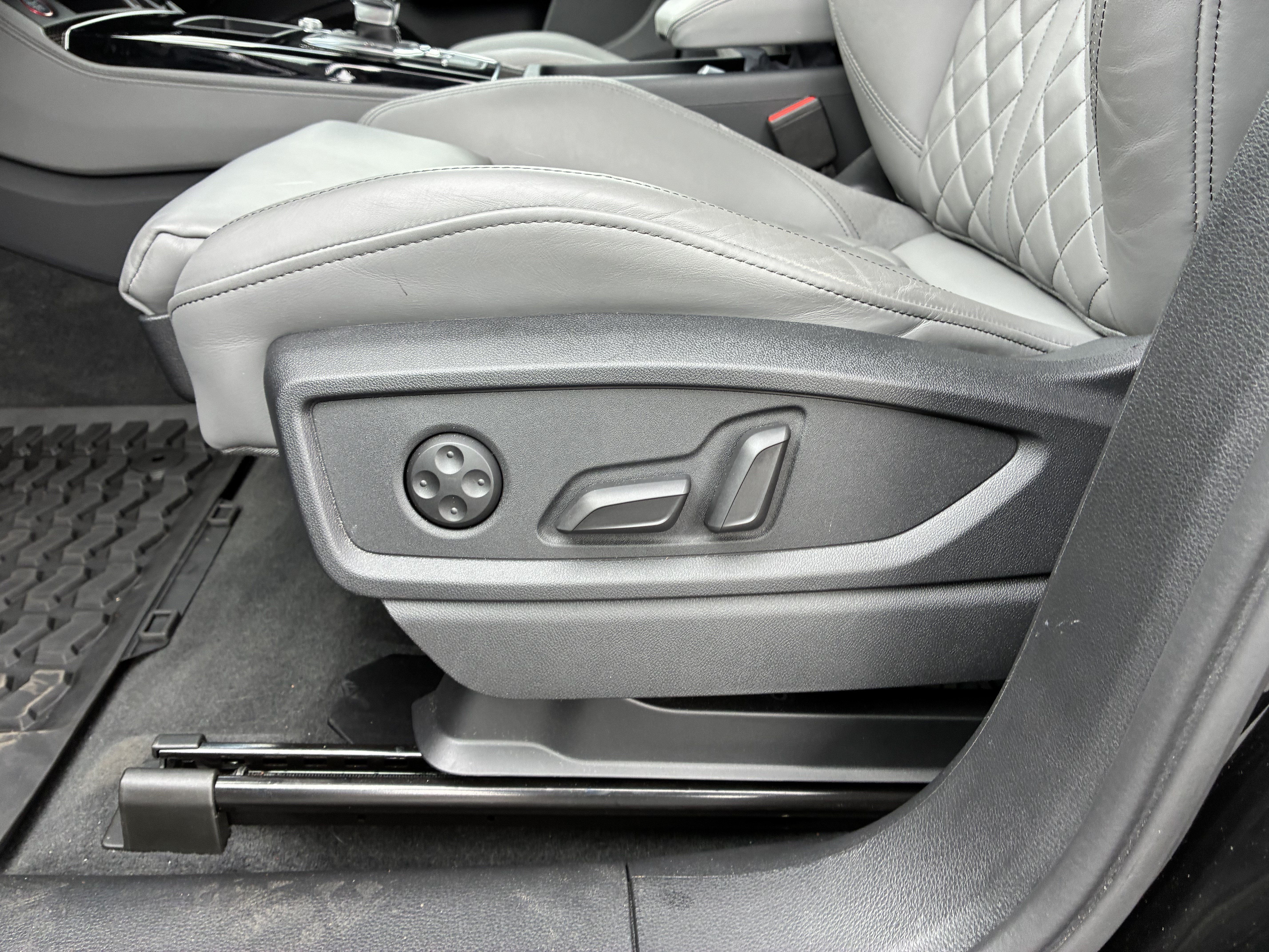 Used 2024 Audi SQ5 Premium Plus AWD/4WD image 26