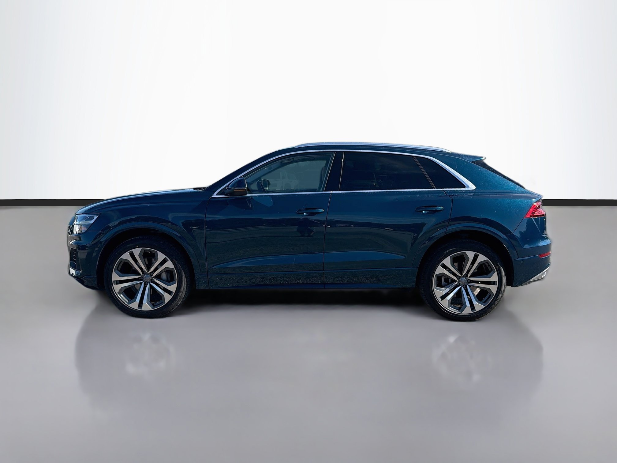 Used 2019 Audi Q8 Premium Plus AWD/4WD image 2