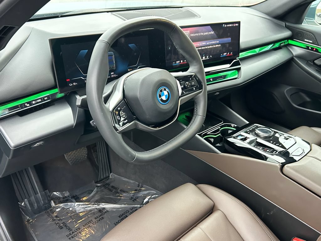 Used 2024 BMW i5 eDrive40i w/ M Sport Package RWD image 13