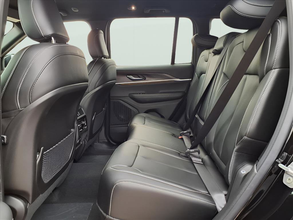 New 2025 Jeep Grand Cherokee Limited image 8