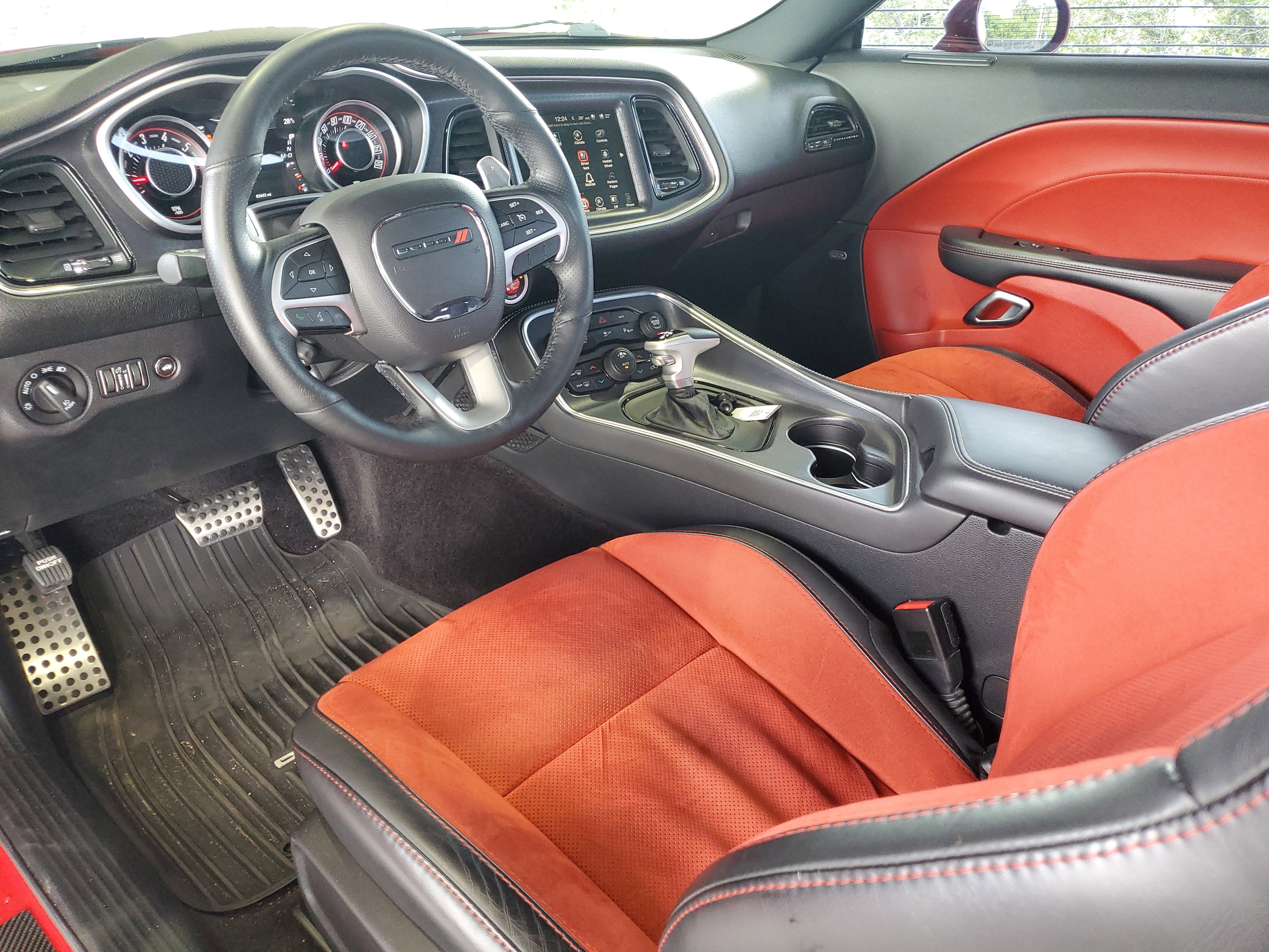 Used 2016 Dodge Challenger R/T Scat Pack w/ Leather Interior Group RWD image 16