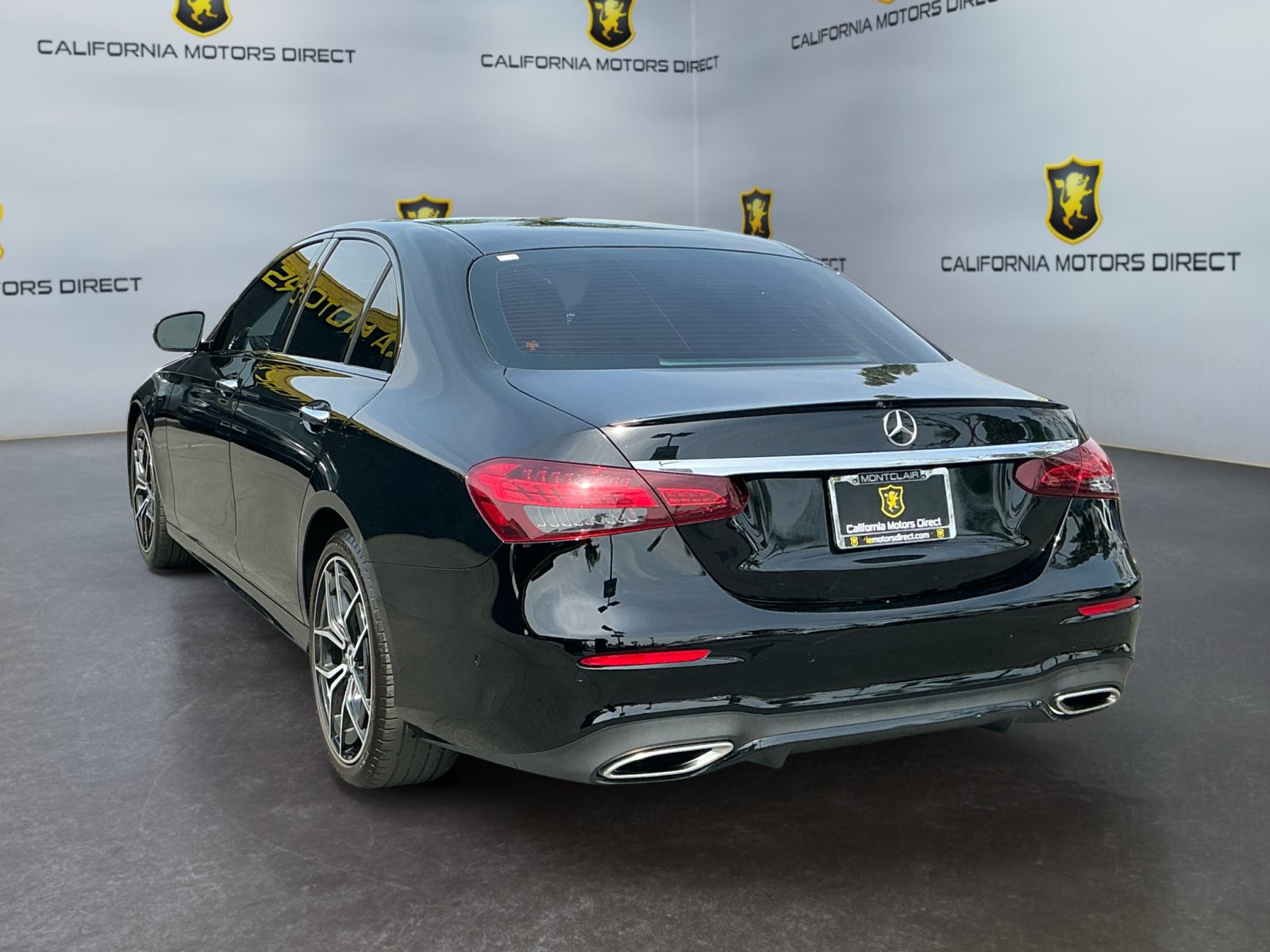 Used 2022 Mercedes-Benz E 350 Sedan w/ AMG Line Exterior image 3