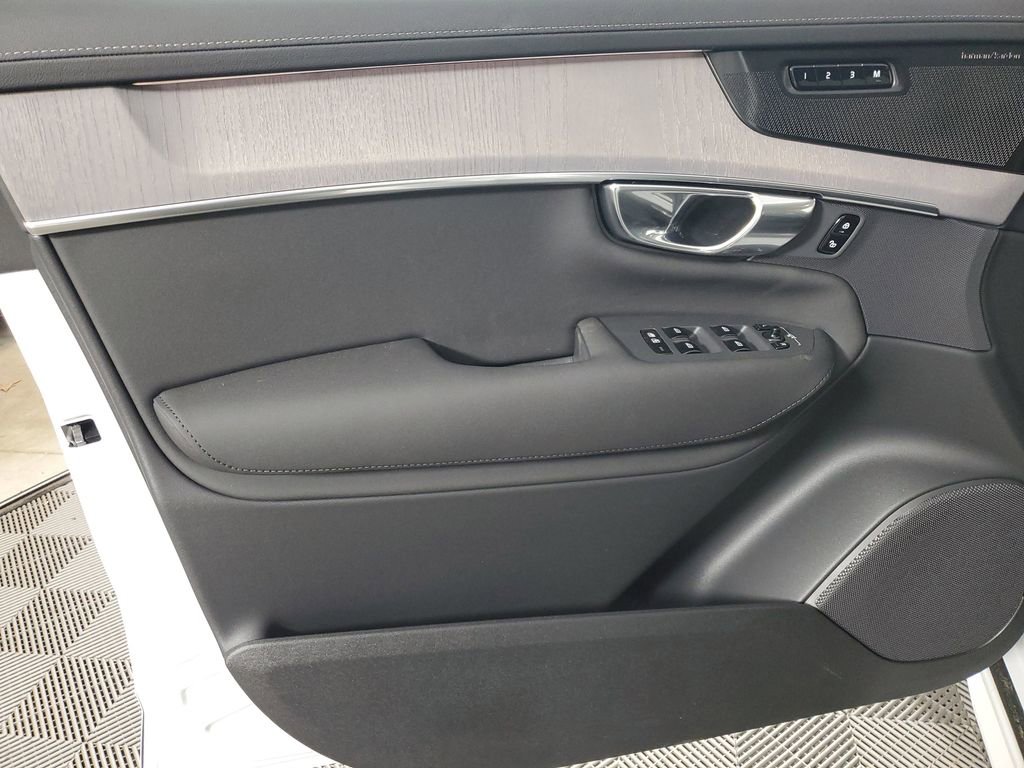 New 2026 Volvo XC90 B6 Ultra w/ Protection Package image 20