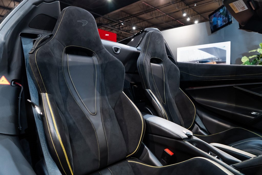Used 2022 McLaren 720S Spider image 26