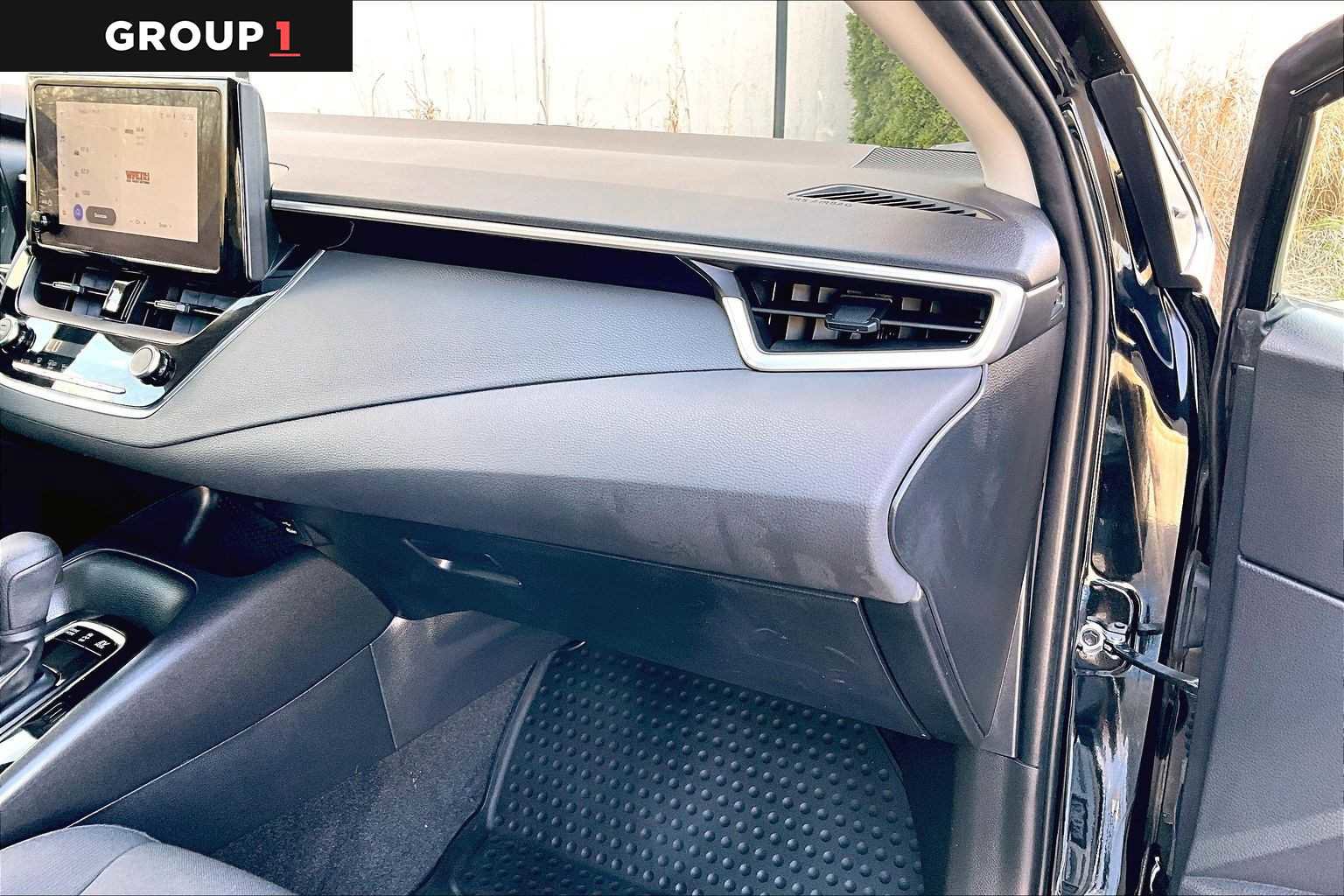 Used 2023 Toyota Corolla LE w/ LE Convenience Package image 19