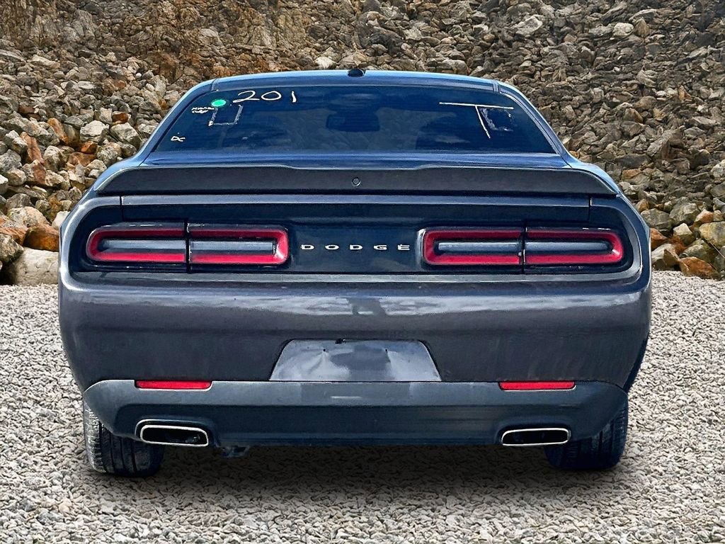 Used 2019 Dodge Challenger SXT image 4