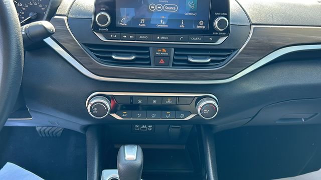Used 2024 Nissan Altima 2.5 SV FWD image 21