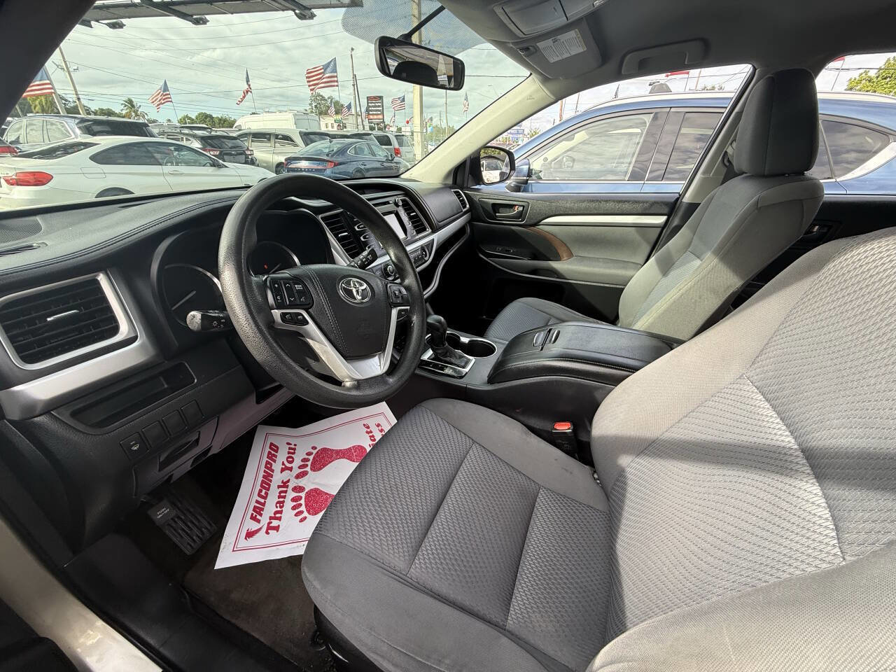 Used 2015 Toyota Highlander LE image 6