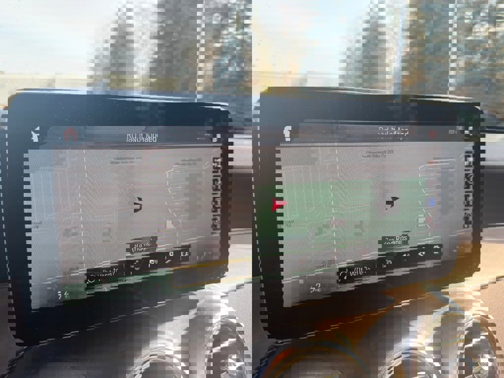 Used 2020 Mercedes-Benz GLC 300 4MATIC image 23