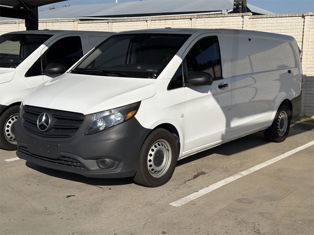 Used 2023 Mercedes-Benz Metris image 1